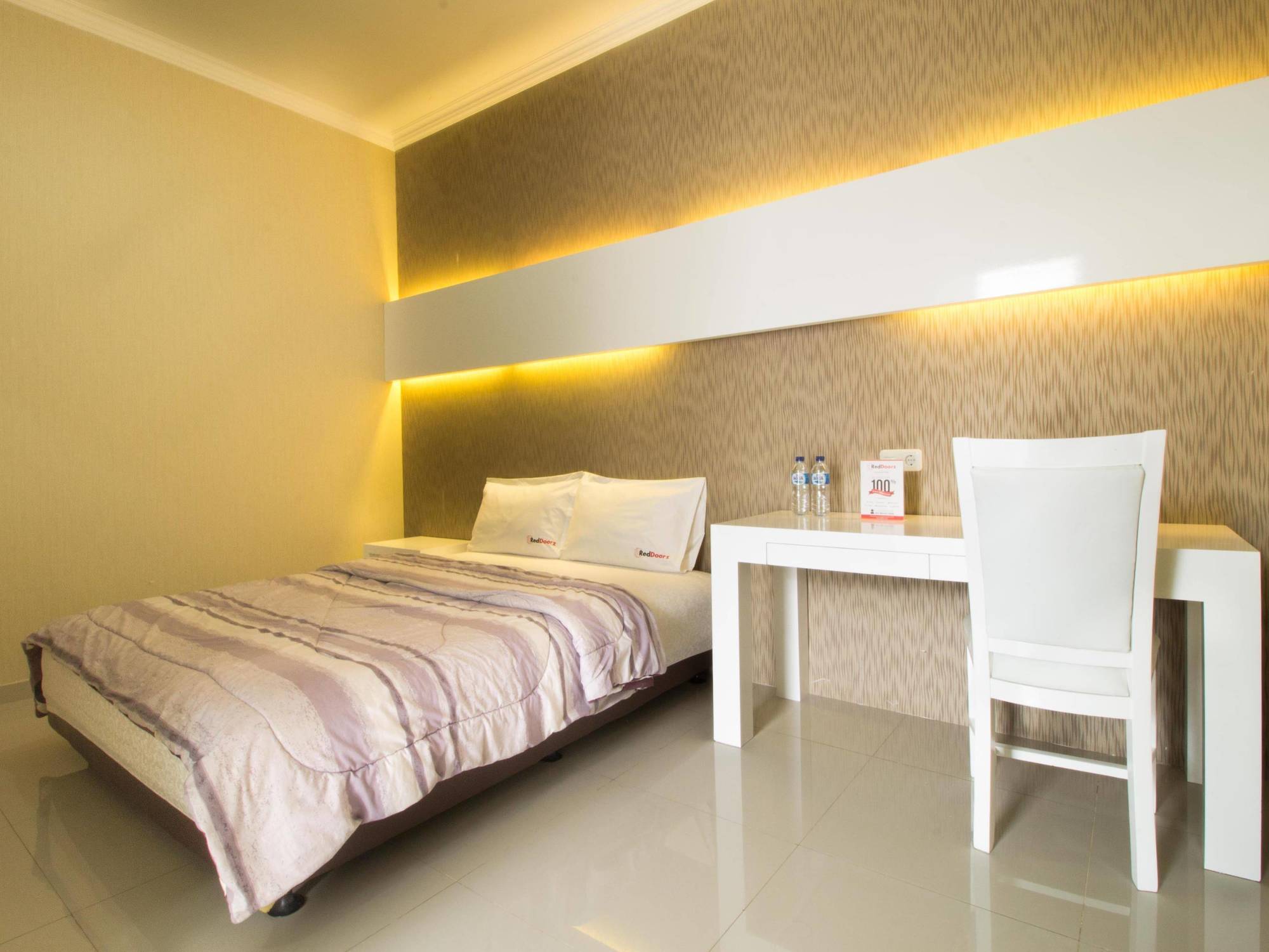 Reddoorz @ Pulomas Hotel Jakarta Exterior photo
