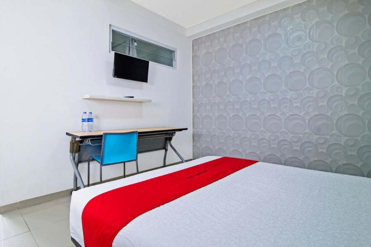 Reddoorz @ Pulomas Hotel Jakarta Exterior photo